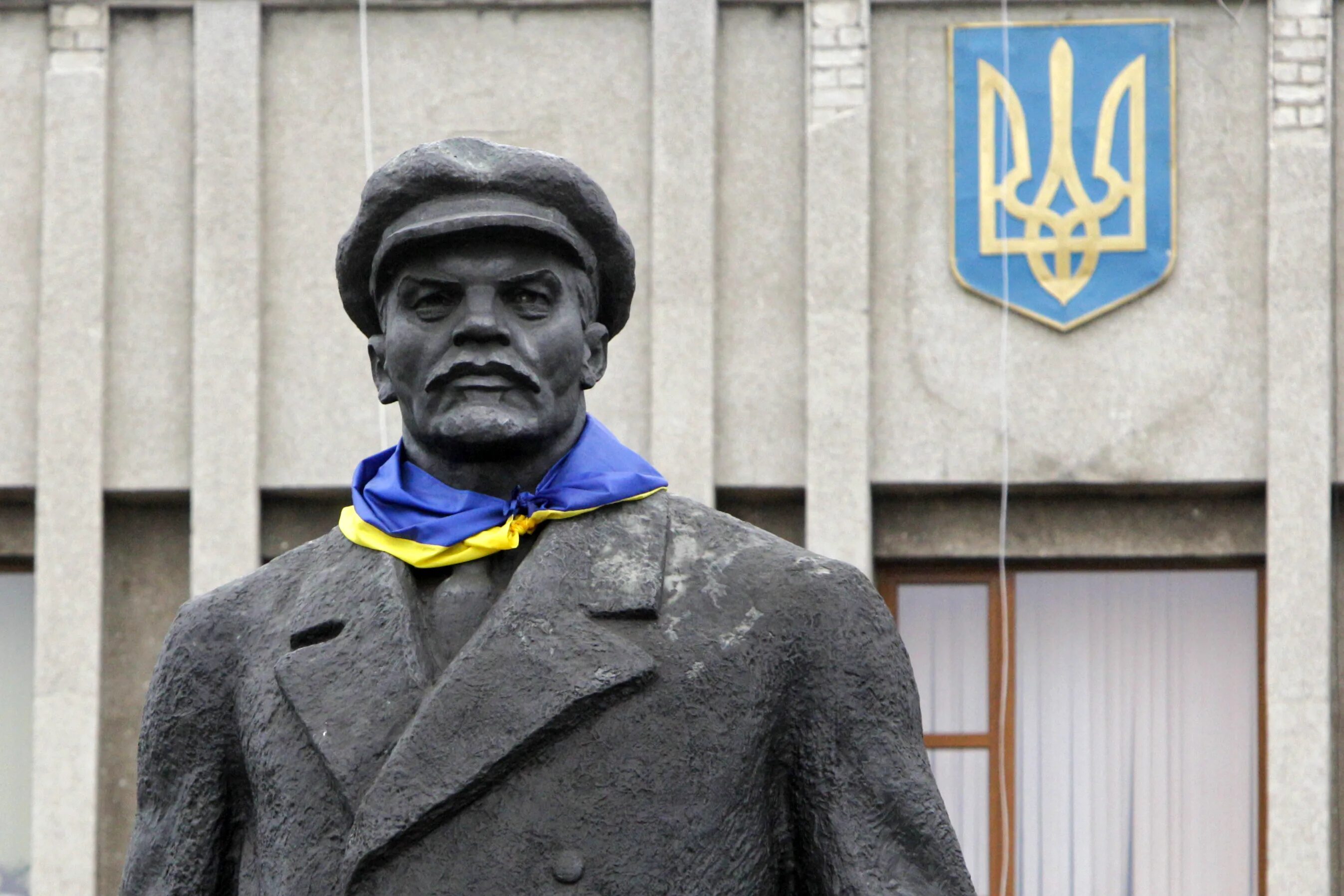 Декоммунизация. Декоммунизация украины. ленин и украина. памятники тоталитарного режима на украине. ленин создал украину.