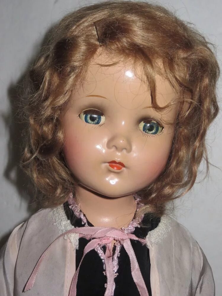 Куколку зовут. Клип про кукол фабрика кукол. На кукольной фабрике Arranbee. Куколку зовут Nancy Jane. Куклы фабрики Маяк фото.