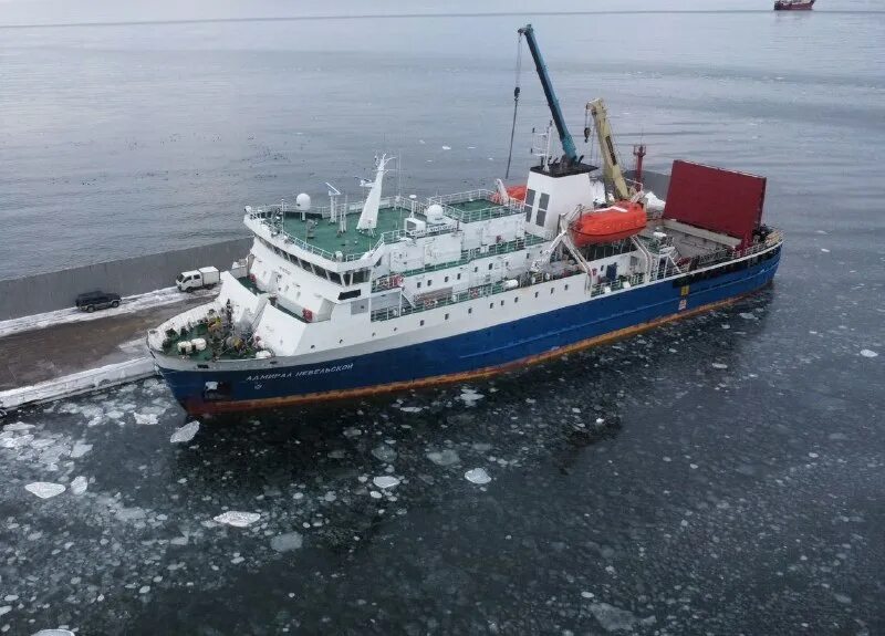 Корсаков южно курильск. Итуруп остров. Корабль сахалин итуруп. Теплоход порт корсаков. Корсаков южно курильск.