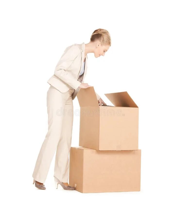 Люди распаковывают коробки. The boxes is big. The boxes is big. The boxes is big. The boxes is big.