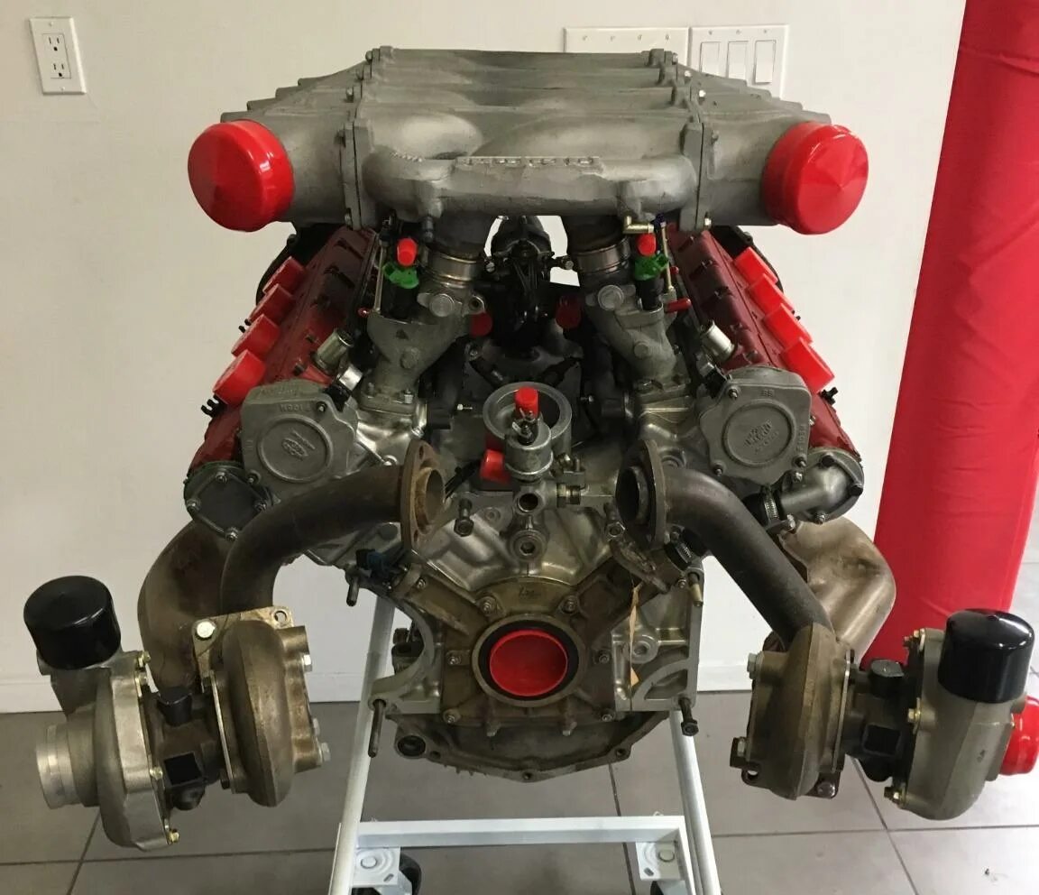 Двигатель f40. Двигатель f154 ferrari. Феррари ф40 мотор. Феррари ф40 мотор. Ferrari f40 engine.