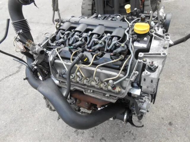 Мотор рено мастер. Двигатель Рено мастер 2.5 80 л.с. Мотор от Рено мастер 2 поколения 2 и 5 дизель.