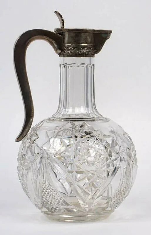 Гусь-хрустальный стекольный музей. Мальцов хрусталь дятьково. Ваза корона дятьковский хрусталь. Гусь хрустальный урановое стекло. Мальцевский завод гусь-хрустальный.