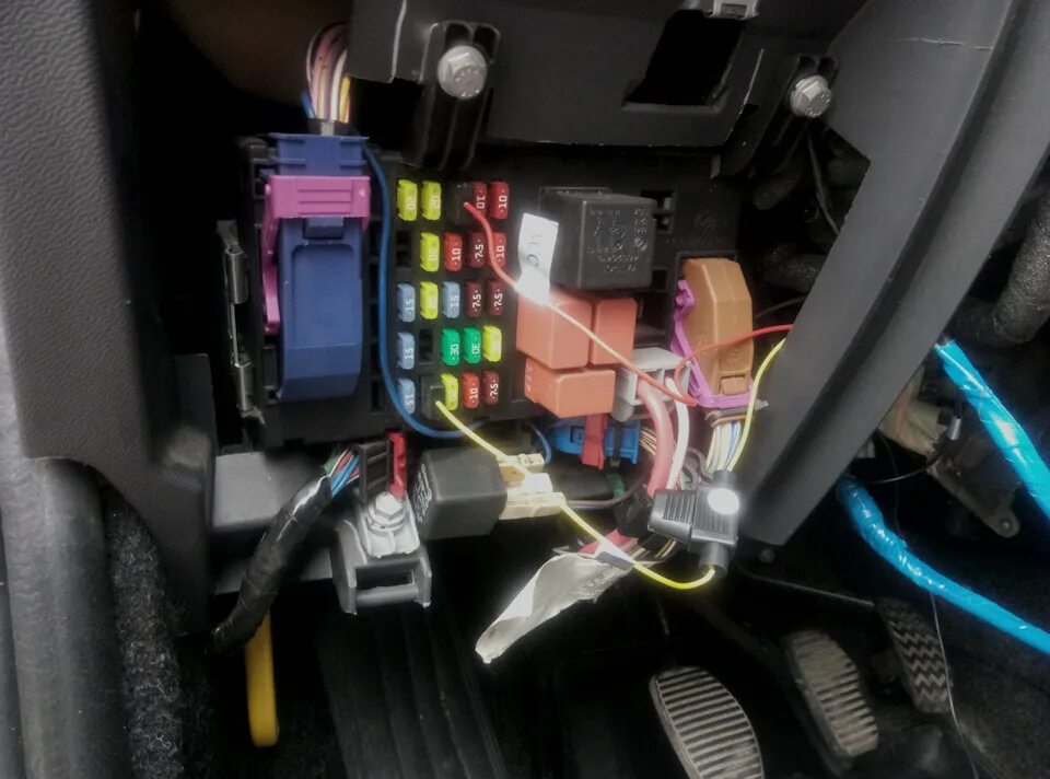 Предохранитель прикуривателя фиат альбеа где находится Fuse box Fiat Grande Punto 2005-2016