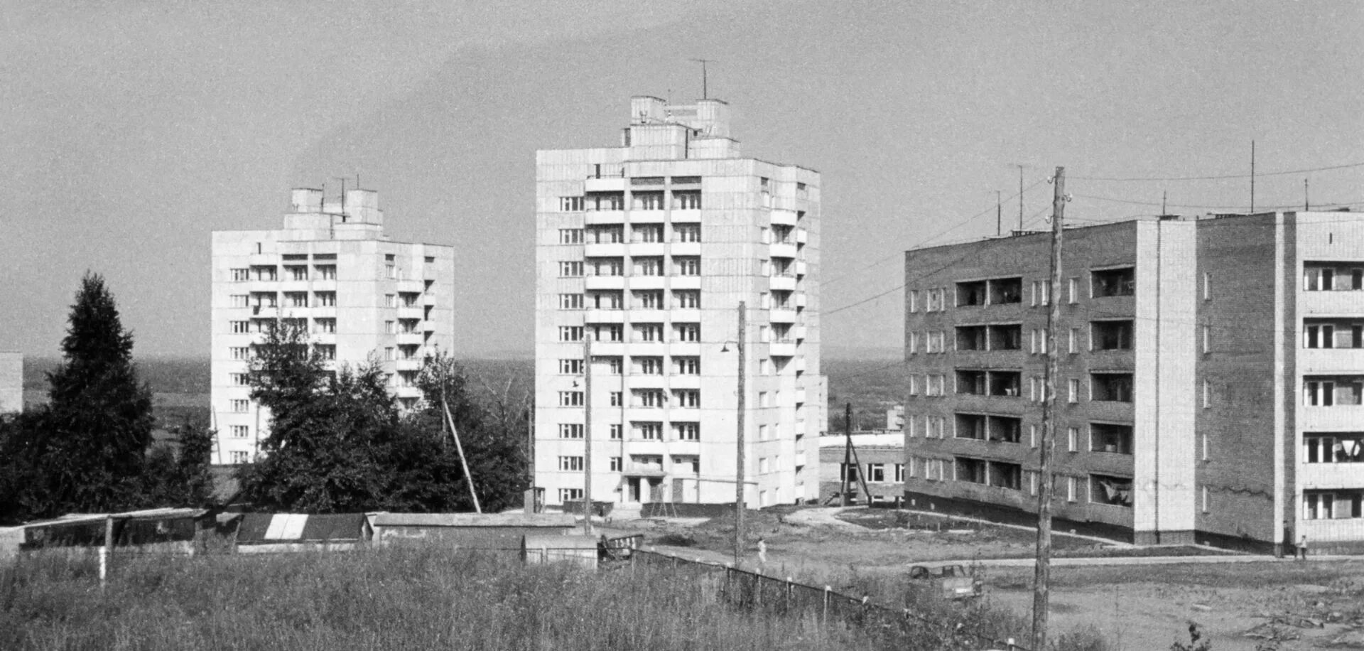 Революции 4 кирово чепецк. Улица революции кирово-чепецк. ул революции кирово чепецк. кирово чепецк 1990 года. кирово-чепецк ул революции 6.