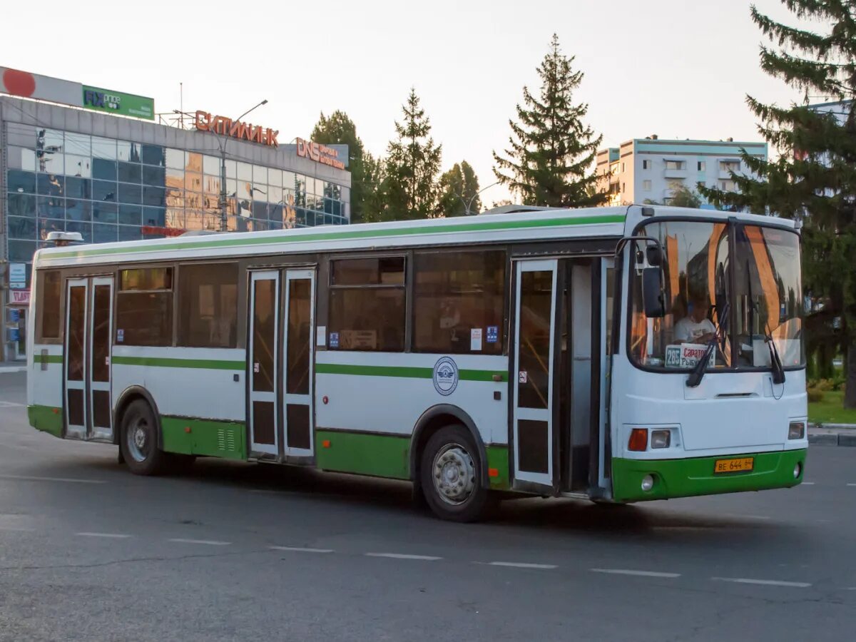 Автобусы стадион волга саратов. Саратовский автобус. Саратов общественный транспорт. Троллейбус автобус. Автобус Прочие.