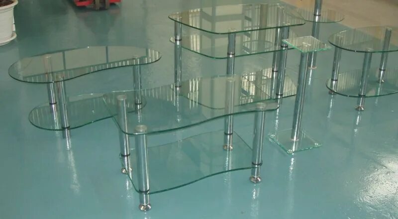 Мебельное стекло купить. Где в Москве можно можно заменить стекло на стол по размеру в Москве.