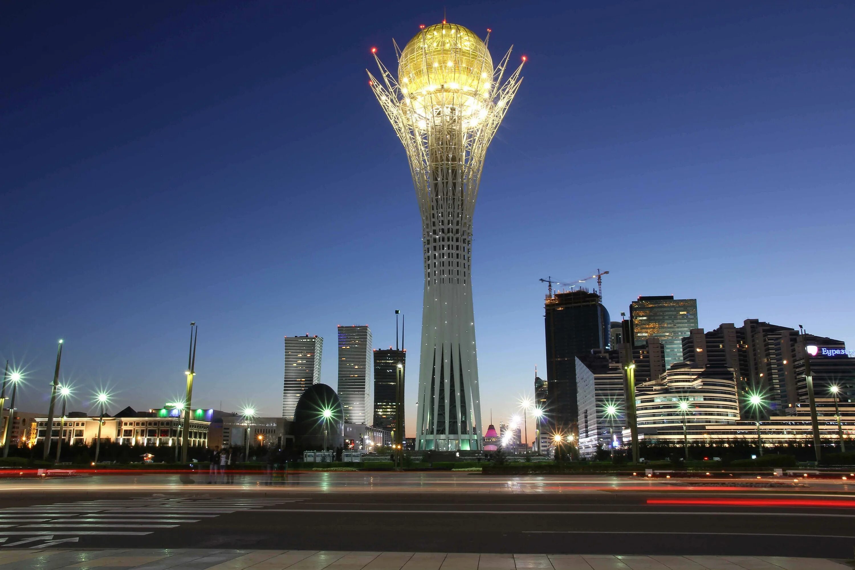 Монумент Астана-Байтерек. Байтерек Астана. Байтерек достопримечательности Астаны.