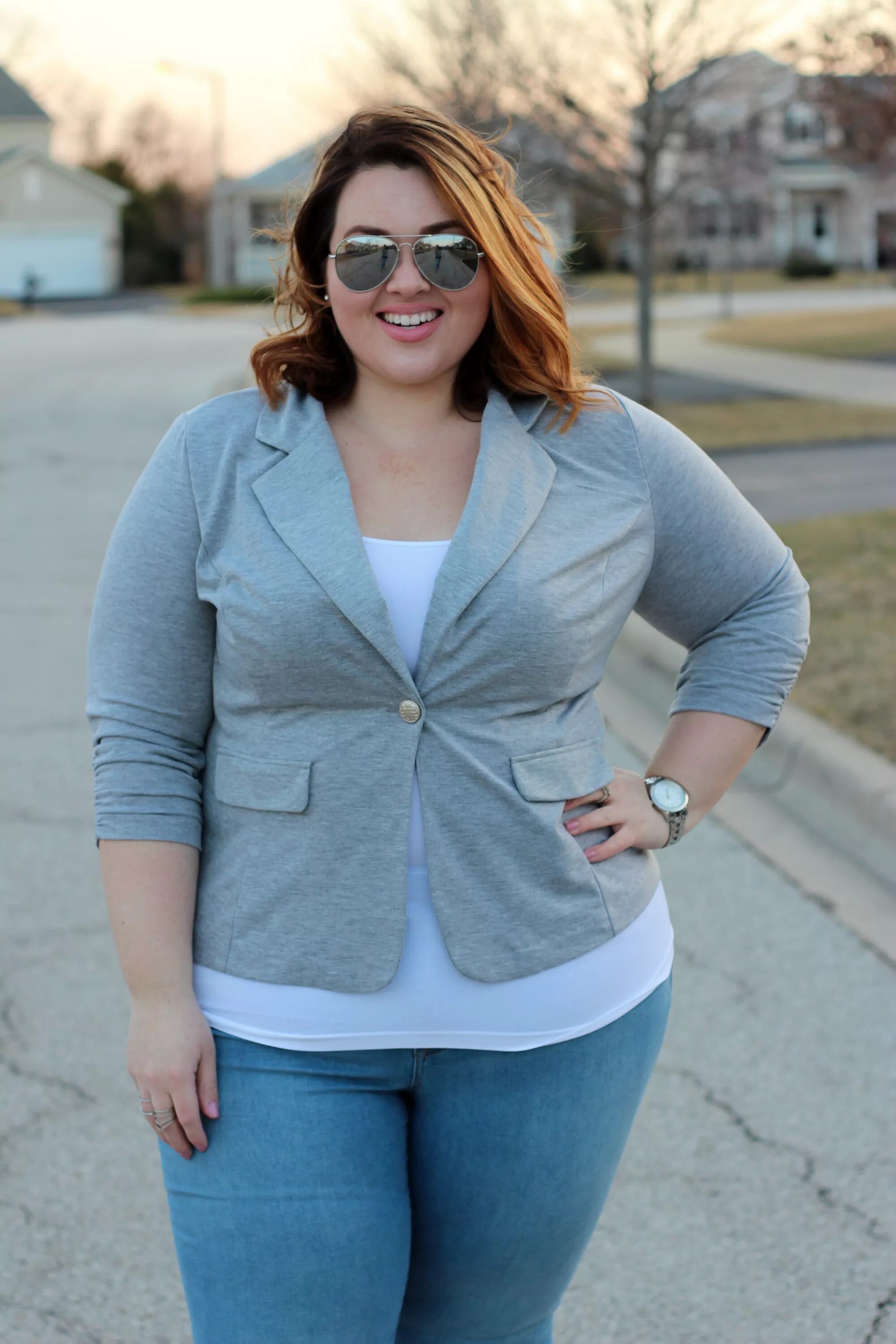 Рейчел plus size. Стиль для пышных девушек. Девушка с пышной прической. Фотосессия для полных девушек. Очень полные женщины.