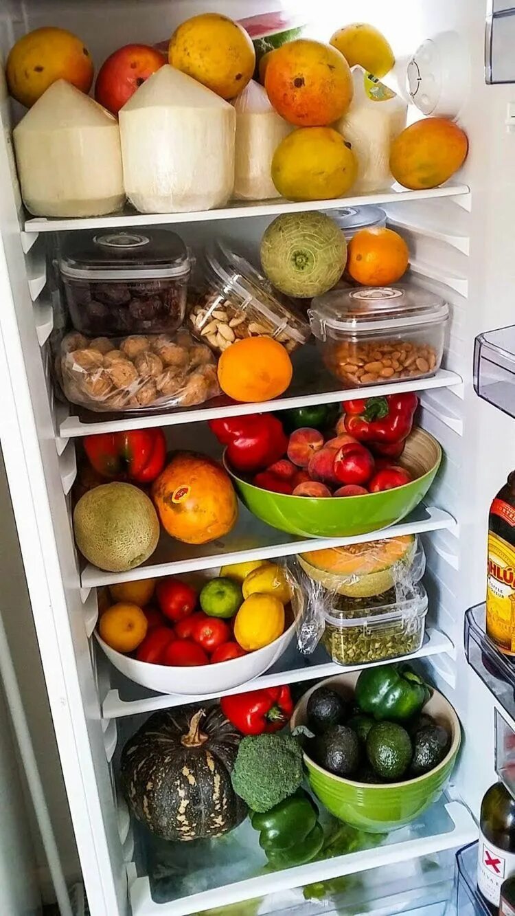 Продукты всегда. Полный холодильник. Холодильник с продуктами. Полный холодильник продуктов. Полный холодильник фруктов.