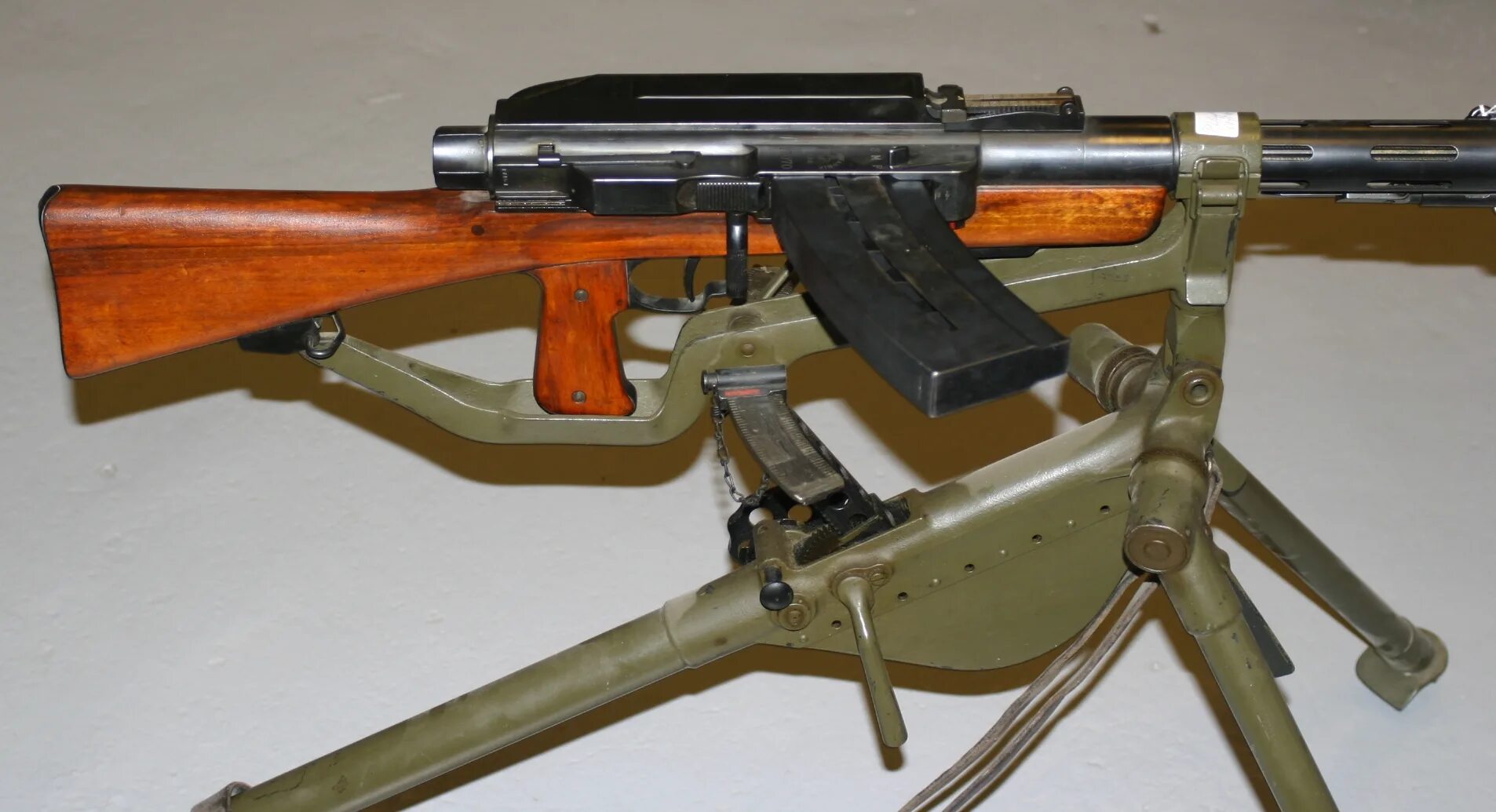 Лмг 25. Пулемет негев 7. Пулемет negev ng7. Besal lmg. Рпк 16 буллпап.