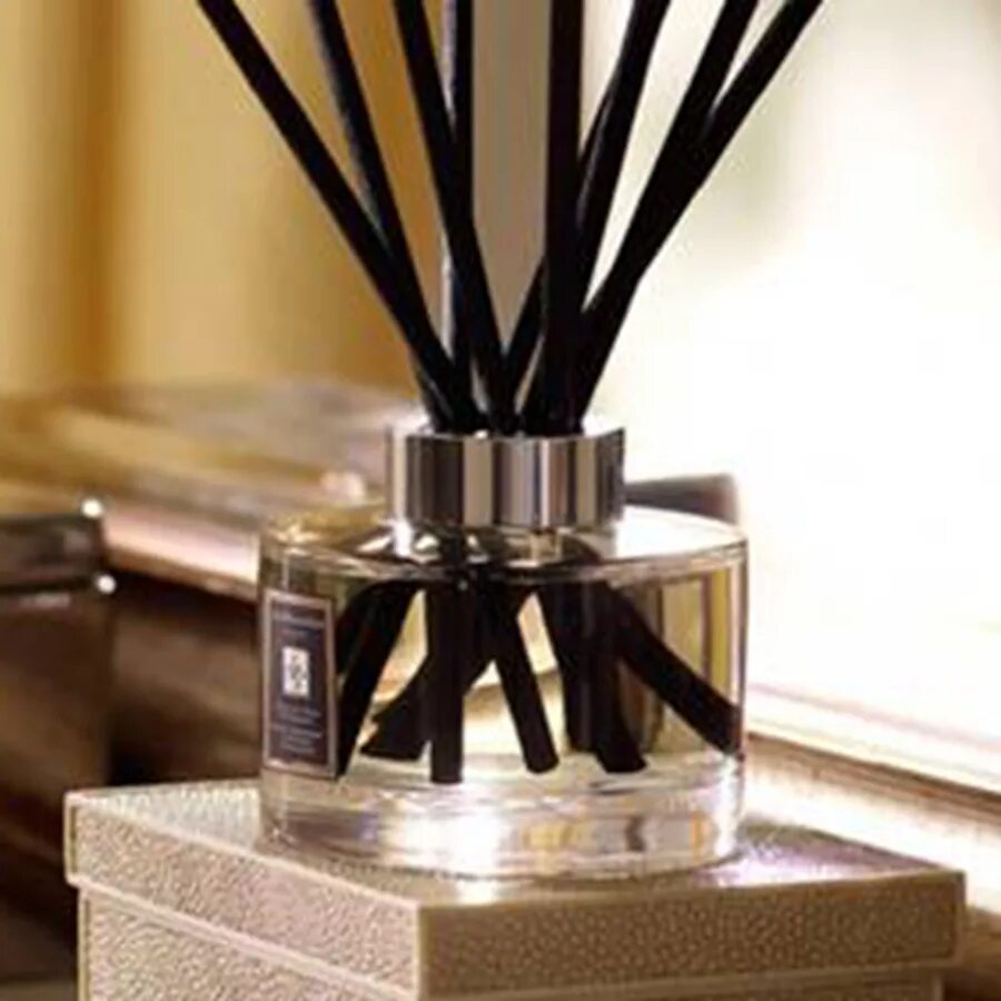 Диффузор xo. Ароматизатор reed diffuser. диффузор джо малон. аромадиффузор kirke. палочки для диффузора.