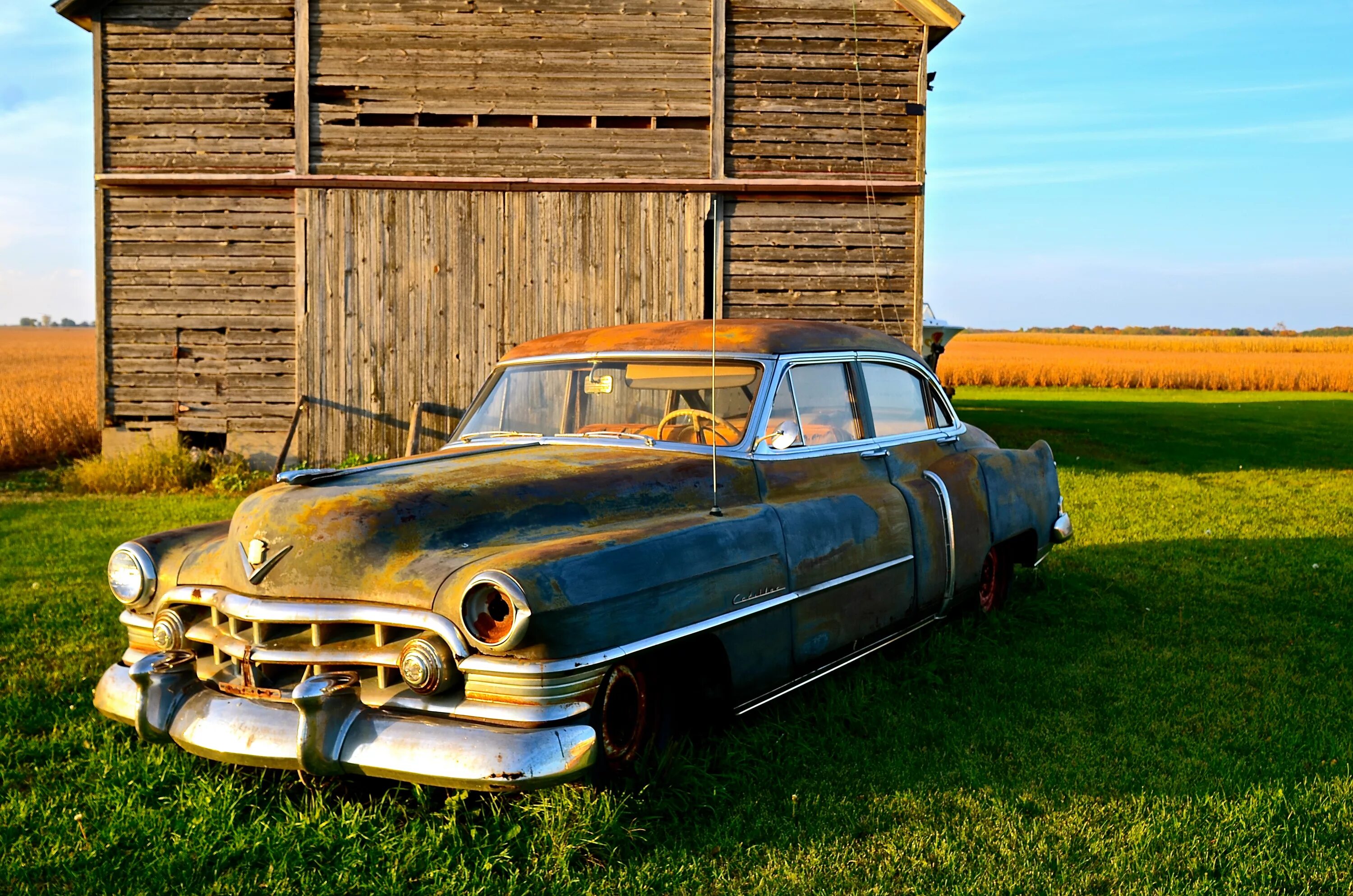 Best old cars. Ржавый Кадиллак 1950. Старый Ржавый Кадиллак. Ржавая американская машина. Старые авто.