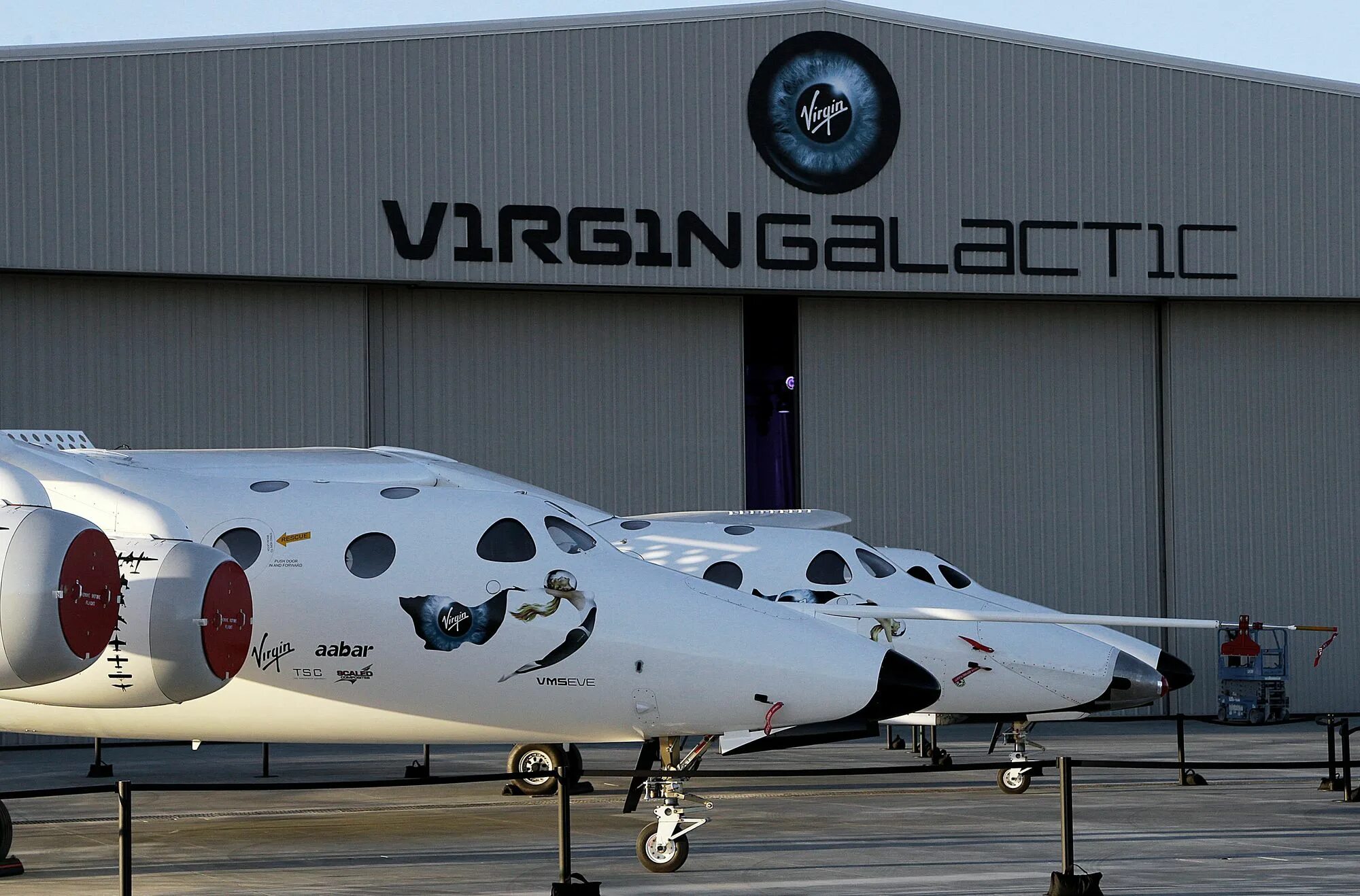 Virgin galactic форум. Virgin Galactic SPACESHIPTWO. Космоплан Virgin Galactic. Virgin Galactic корабль. 2. Virgin Galactic.