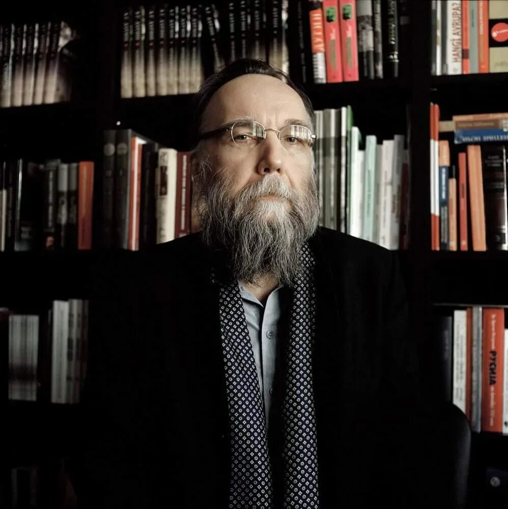 Александр дугин философ. Александр дугин философ. Александр дугин 2018. Дугин александр гельевич в молодости. Дугин последнее выступление.