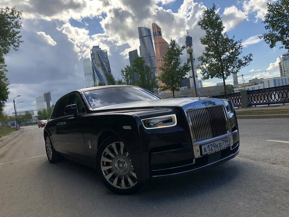 Роллс ройс россия. Rolls Royce Phantom 2021. Rolls Royce Phantom 2022. Rolls Royce Phantom 2020. Rolls Royce Phantom Москва.