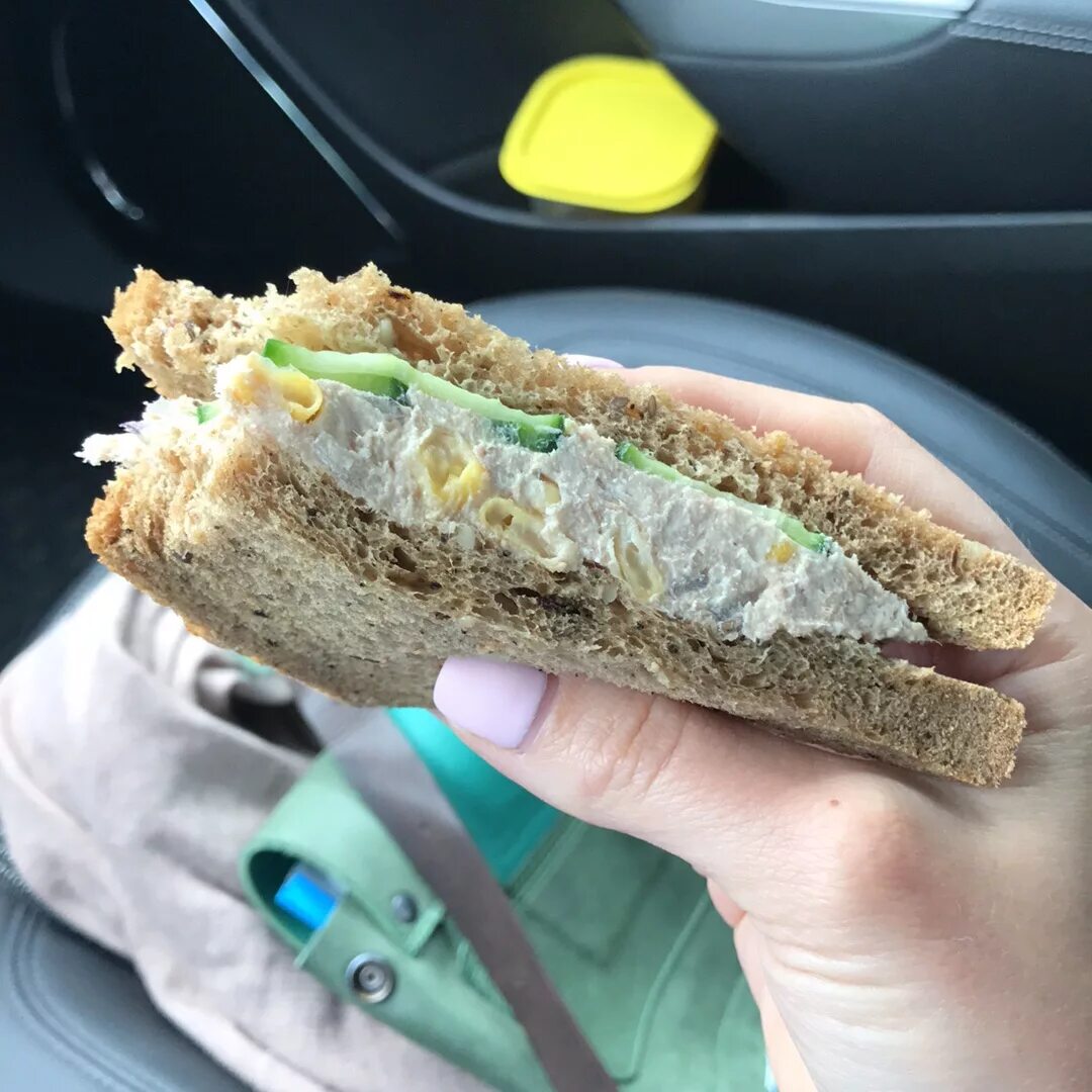Сэндвич с тунцом ВКУСВИЛЛ. Рестория сендвич с тунцов. Сэндвич ВКУСВИЛЛ. Сэндвичи с тунцом на Лукойле.