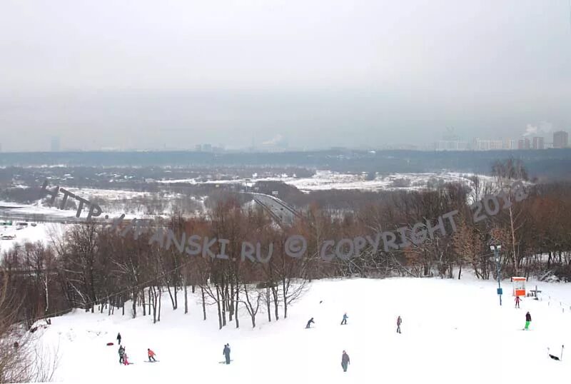 Москва крылатская улица 1 лата трэк. Лата трек тюбинг. Лата трэк москва. Крылатские холмы гулять. Крылатское горнолыжный склон.