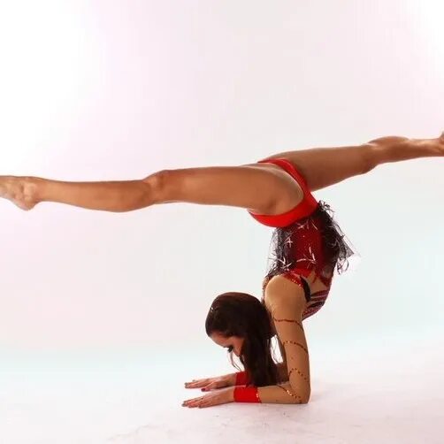 Акробатическое гимнастическое упражнение. Гимнастический элемент легкий. Лёгкие элементы гимнастики. Лёгкие гимнастические елементы. Сложные гимнастические элементы.