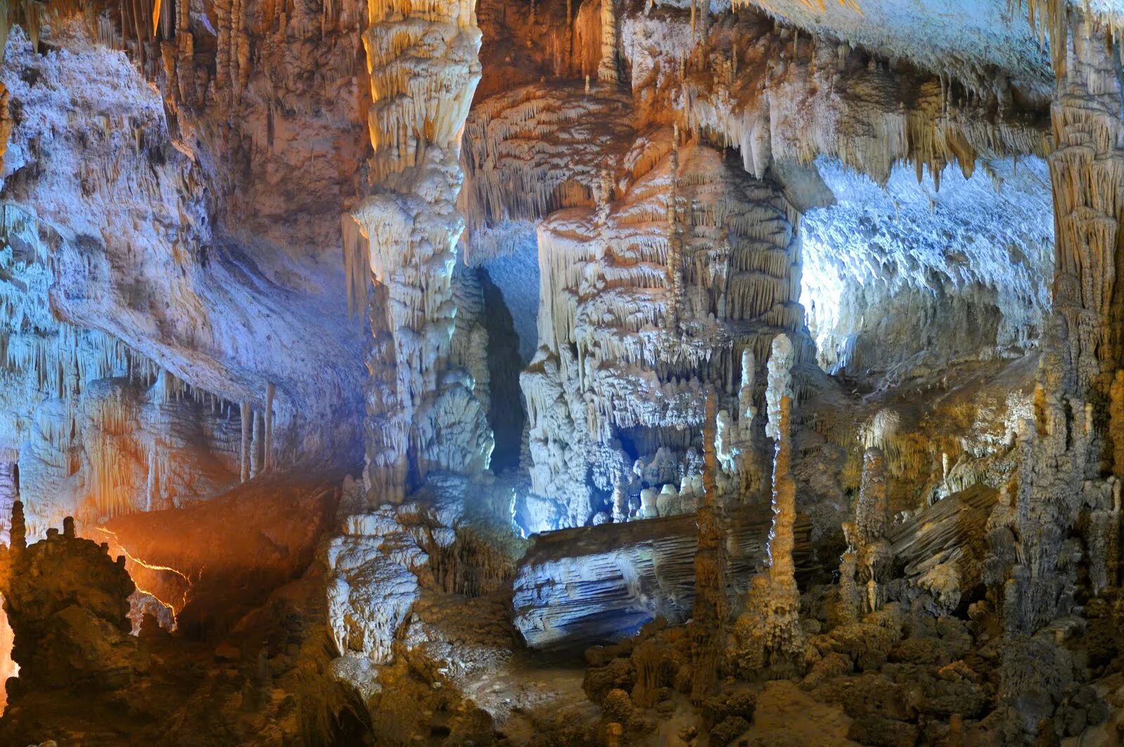 Caves de. Грот Джейта в Ливане. Пещера Джейта Ливан. Водопад Баатара Ливан. Пещера грот Бейрут.