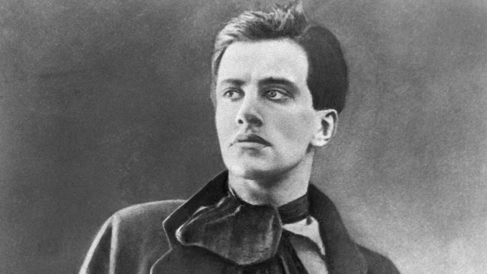 Ранние годы маяковского. Ранние годы маяковского. 1904 год маяковский гимназист. Маяковский ранние годы. Ранние годы маяковского.