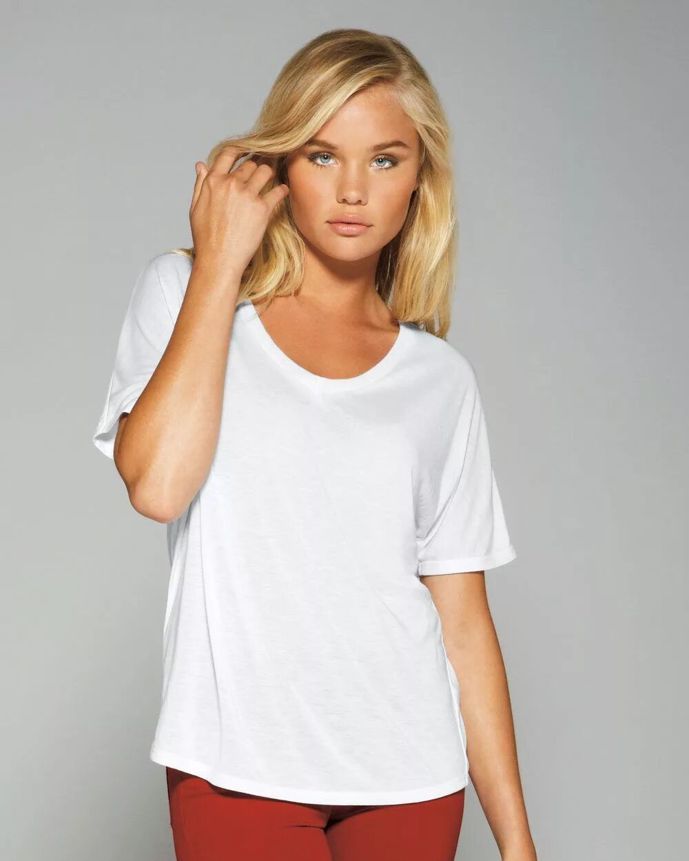 Womens t-Shirt back. White t Shirt with Silver women. Relaxed Fit футболка. Красивые t-Shirt для РБ из ДП.