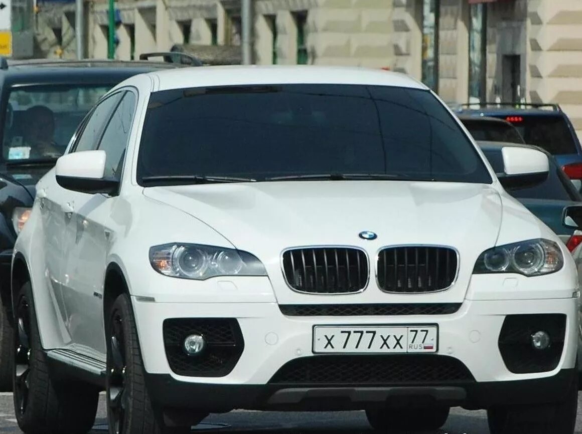 БМВ х5 с номерами 005. БМВ х5 777. БМВ х5 999 99. BMW x6 с номером 111. На блатных номерах катит бэха на понтах