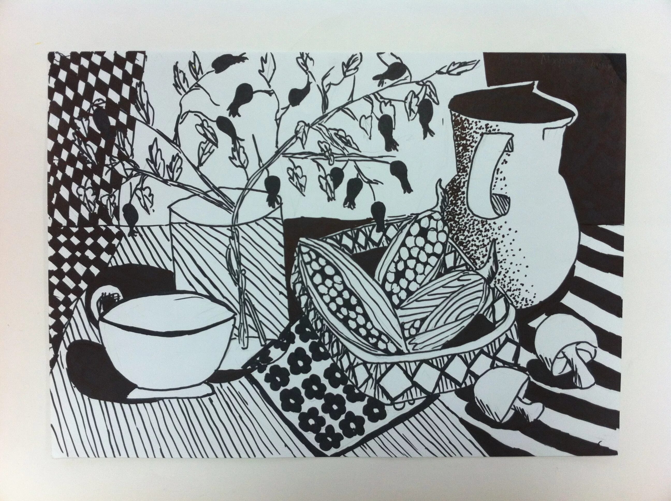 графический натюрморт тушью. натюрморт черным фломастером. декоративный натюрморт в графике. декоративный натюрморт тушью. студия матис натюрморт тушь.