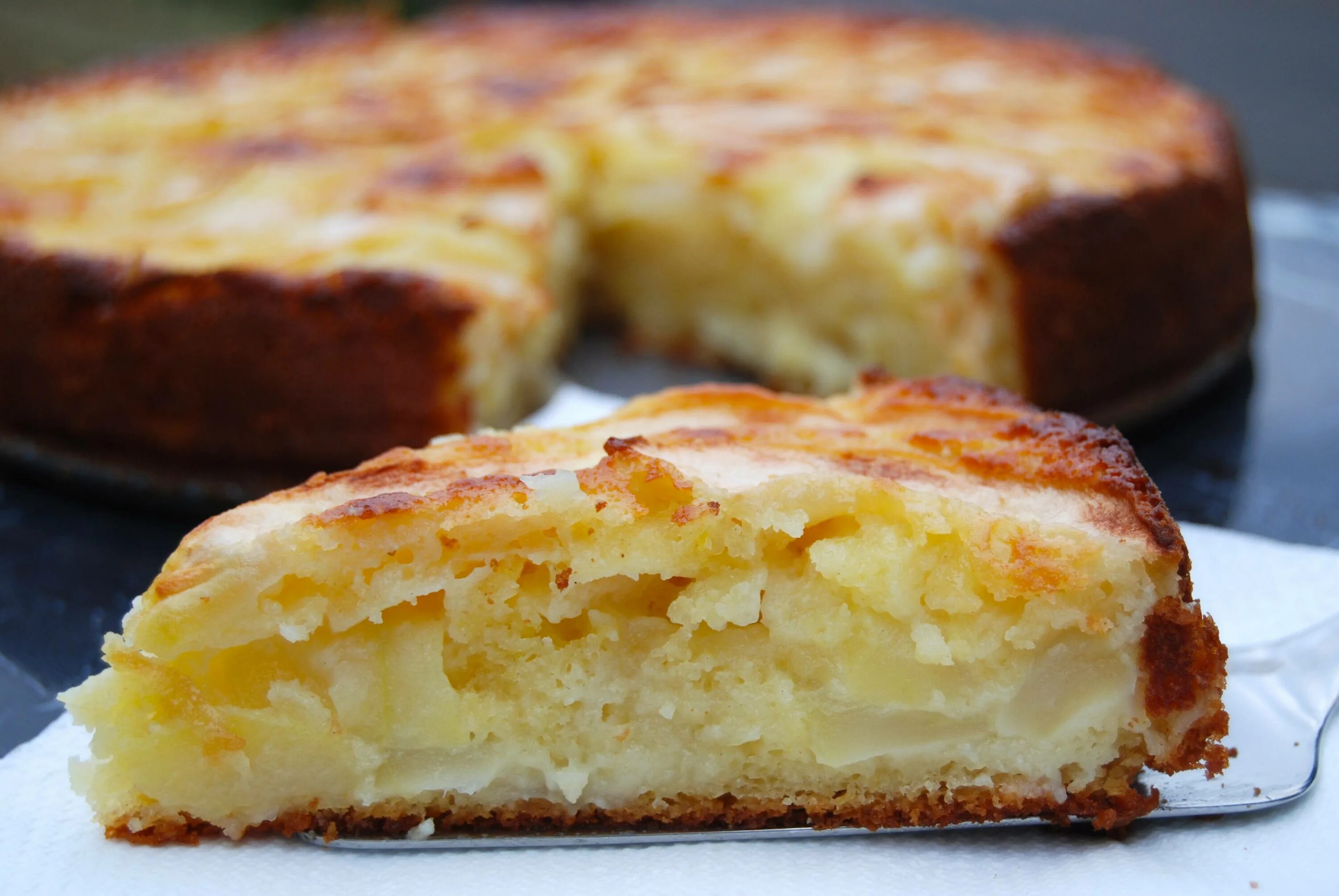 Красивый пирог с яблоками. Яблочная жизель пирог. Пирог шарлотка с капустой. Очень быстрый яблочный пирог. Apple pie (яблочный пирог).