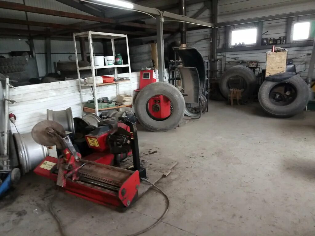 Автомастерская канск. Освещение ремзоны. Автосервис на окружной. Грузовой шиномонтаж кузовлево. Сход развал на окружной рыбинск.