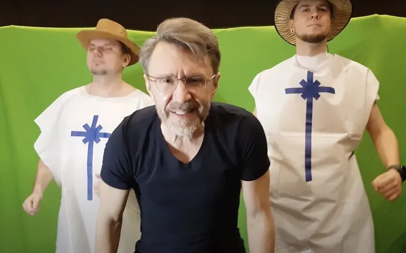 Шнуров беглов. Песня шнура беглов. Ленинград 2021. Группа ленинград про беглова. Инсталляция помоев шнуров.