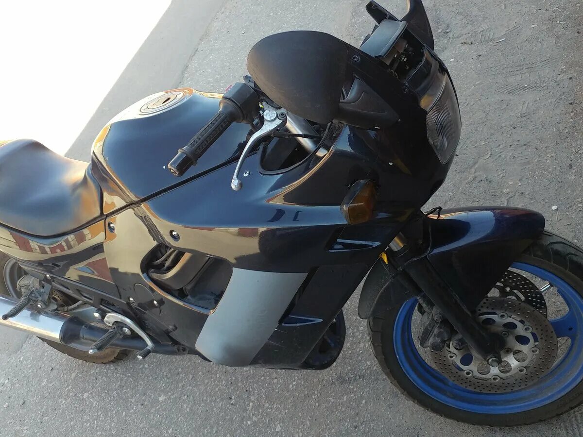 Купить мотоцикл в рязанской. Suzuki GSX 400f Katana. Сузуки катана 400 1993. Мотоцикл Рязань. Ze4 купить в Рязани мотоцикл.