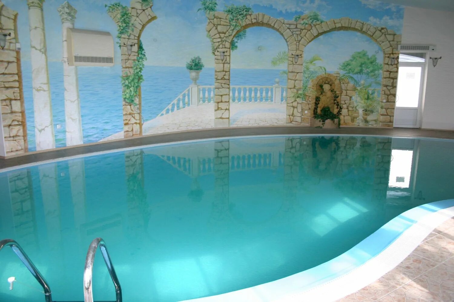 Бассейн алые паруса феодосия. Бассейн феодосия. Ассоль киселевск бассейн. Феодосия барановская. Феодосия лидия бассейн.