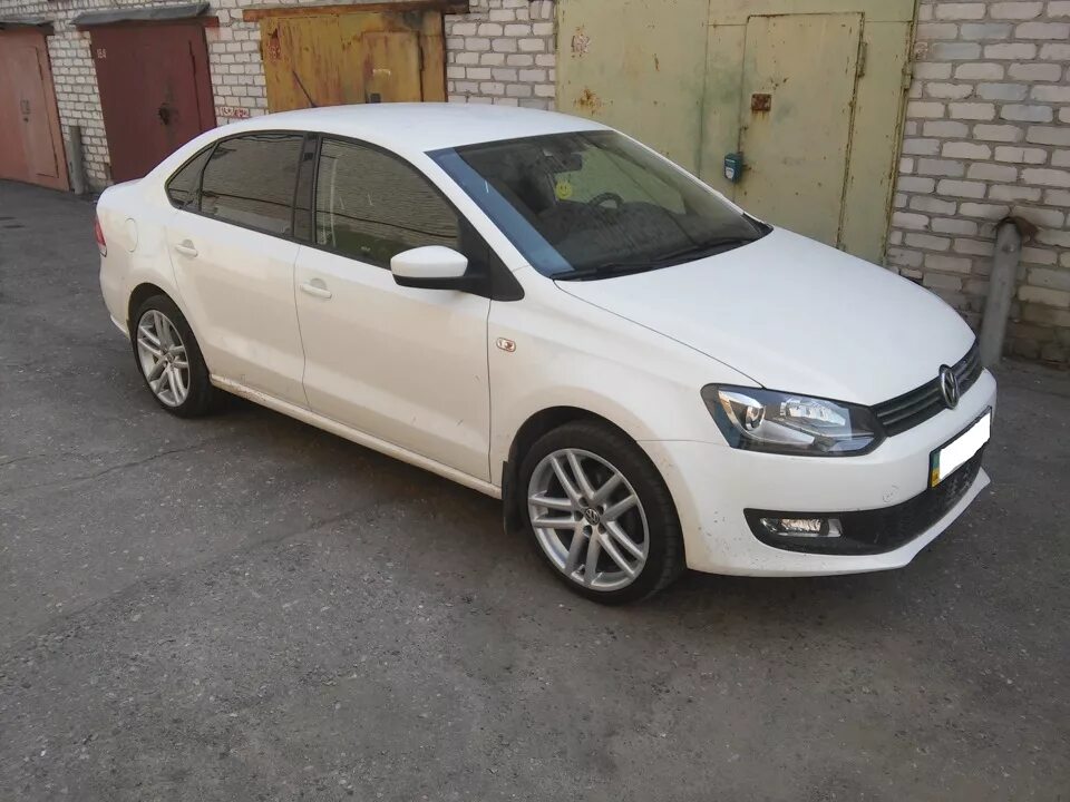 Какие колеса на поло размер. Polo r17. фольксваген поло 5 r17. volkswagen polo sedan р17. polo vw r17 5x100.
