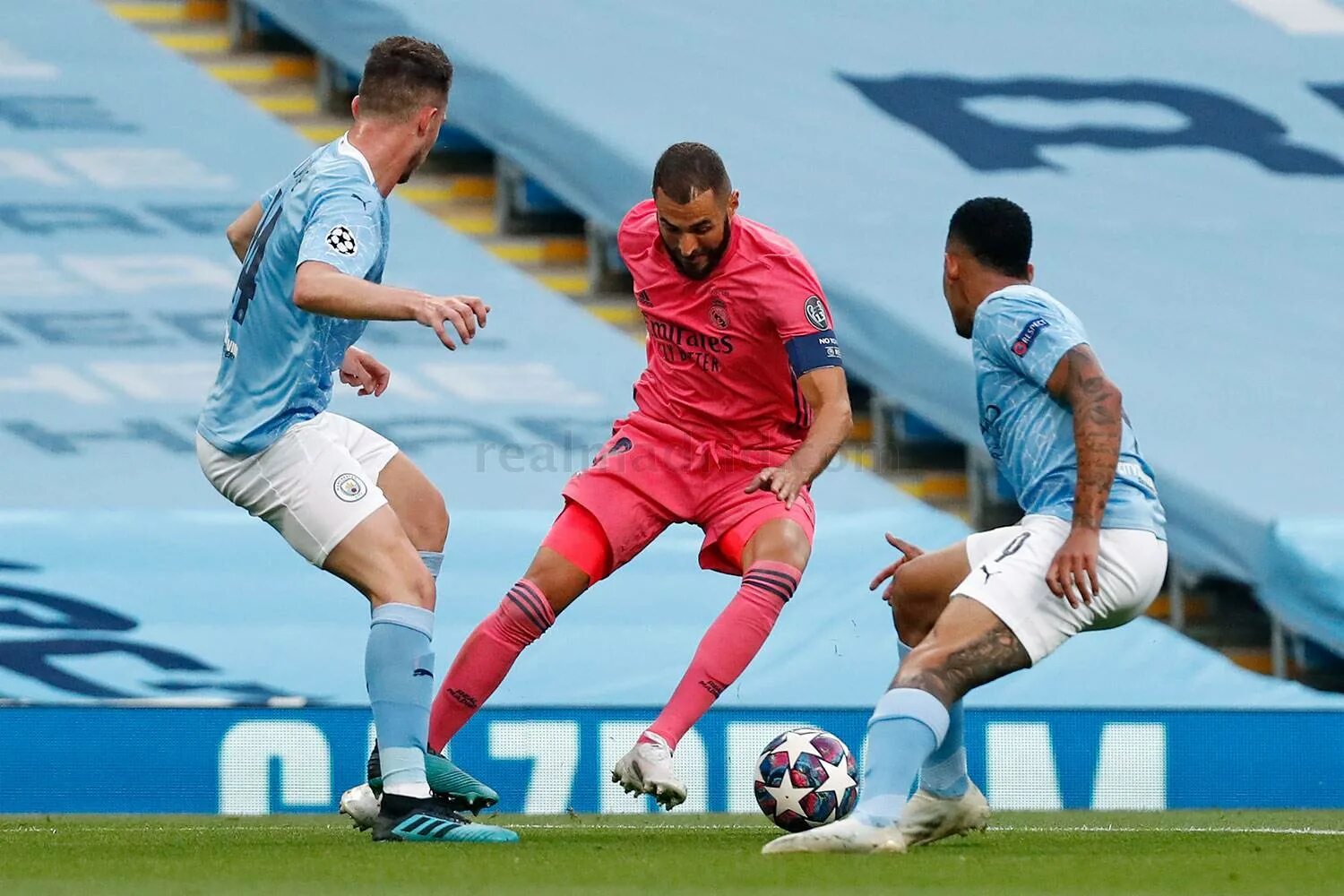 Фк реал мадрид 2022. Мальклора реал мадрид 2013. Реал мадрид матчи сегодня. Реал мадрид матчи сегодня. Реал мадрид - г****.