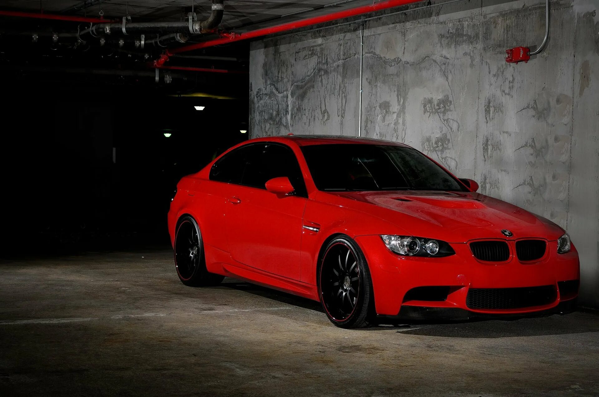Красная автомобиль 3. BMW m3 e92 Red. BMW m3 e92 красная. BMW 3 красная e92. BMW m3 e90 красная.