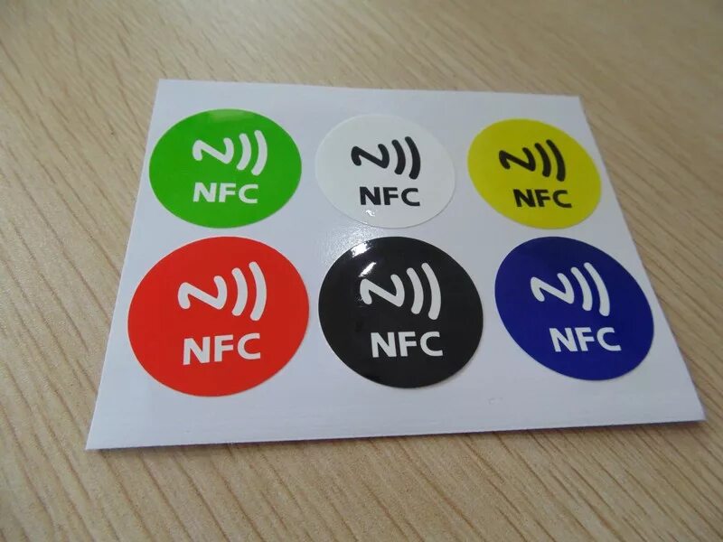 Nfc тег. NFC метка. NFC наклейка. Метка RFID NFC.