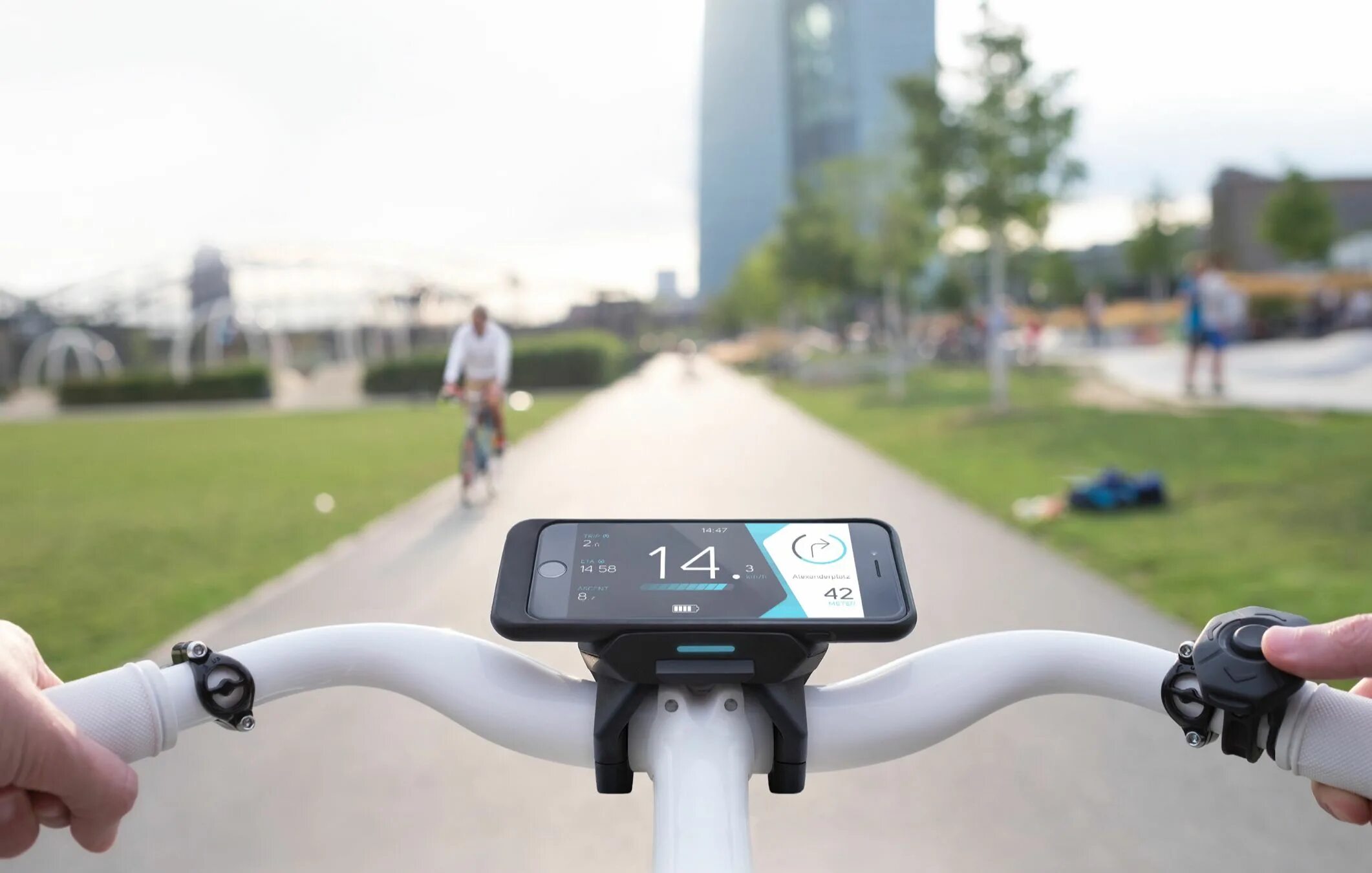 Держатель для телефона на велосипед. Номер телефона на велосипед. Gps навигатор для велосипеда. Номер телефона на велосипед. Велосипед навигатор.