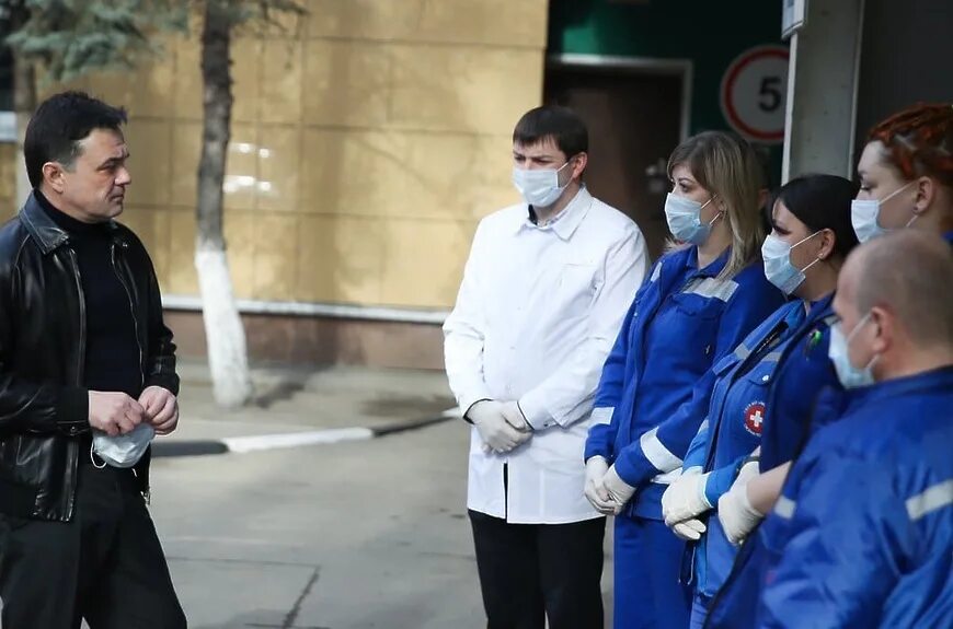 Врач губернатор. Центральная городская больница искитим. Больница город богданович. Константин кушнер кемерово. Врач губернатор.