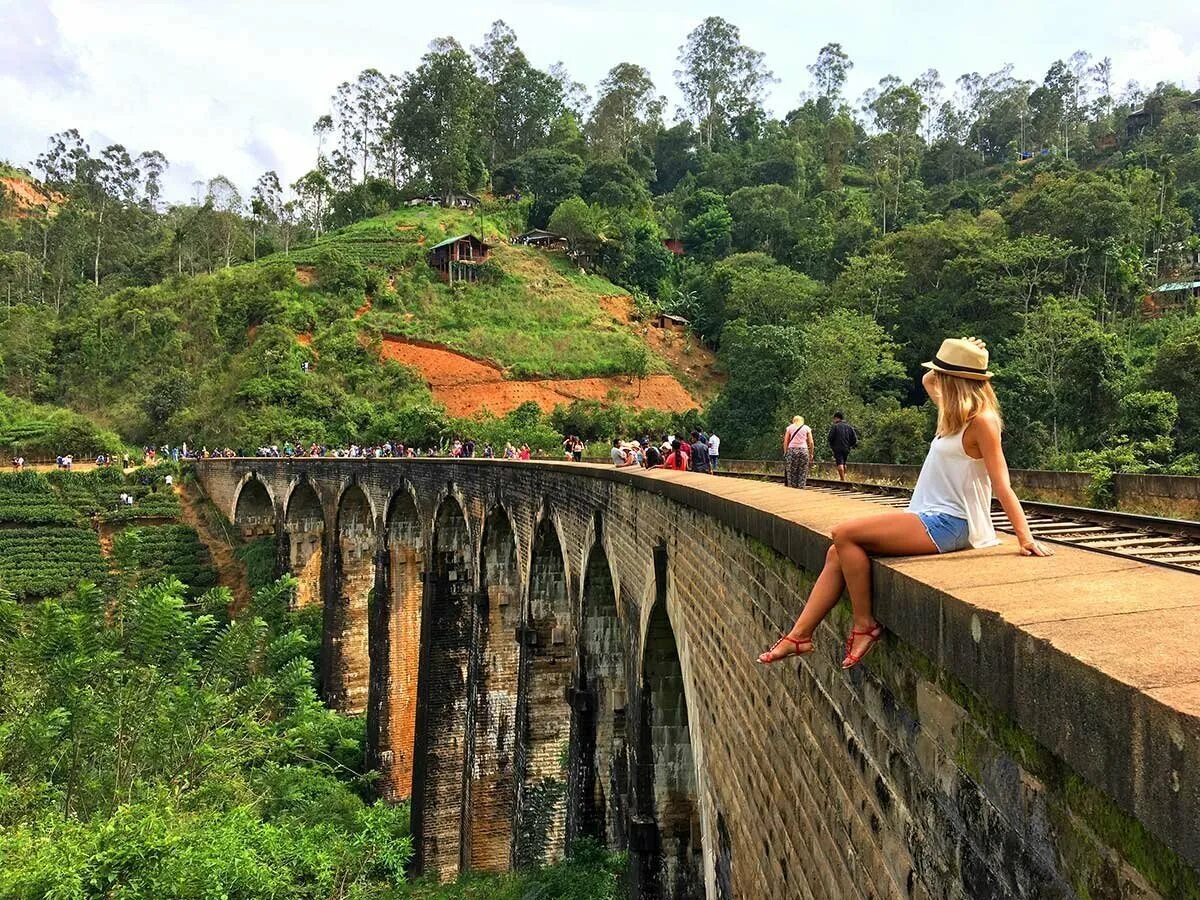 Шри ланка туристы 2024. Девятиарочный мост Шри-Ланка. Акведук Шри Ланка. Девятиарочный мост на Шри Ланке. Шри Ланка Сигирия мост.