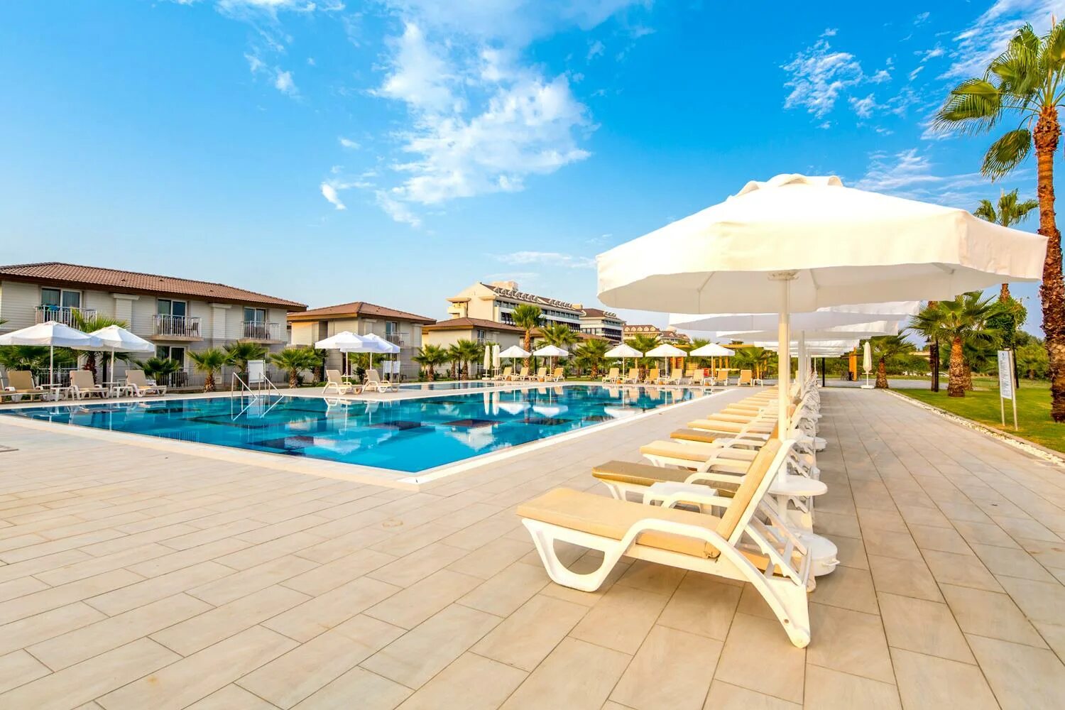 Life beach resort. Кристалл бутик Бич Резорт. Отель Crystal Boutique Beach Resort. Кристалл бутик Бич Резорт Богазкент Турция. Crystal Boutique Beach Resort 5*16+ (Белек).