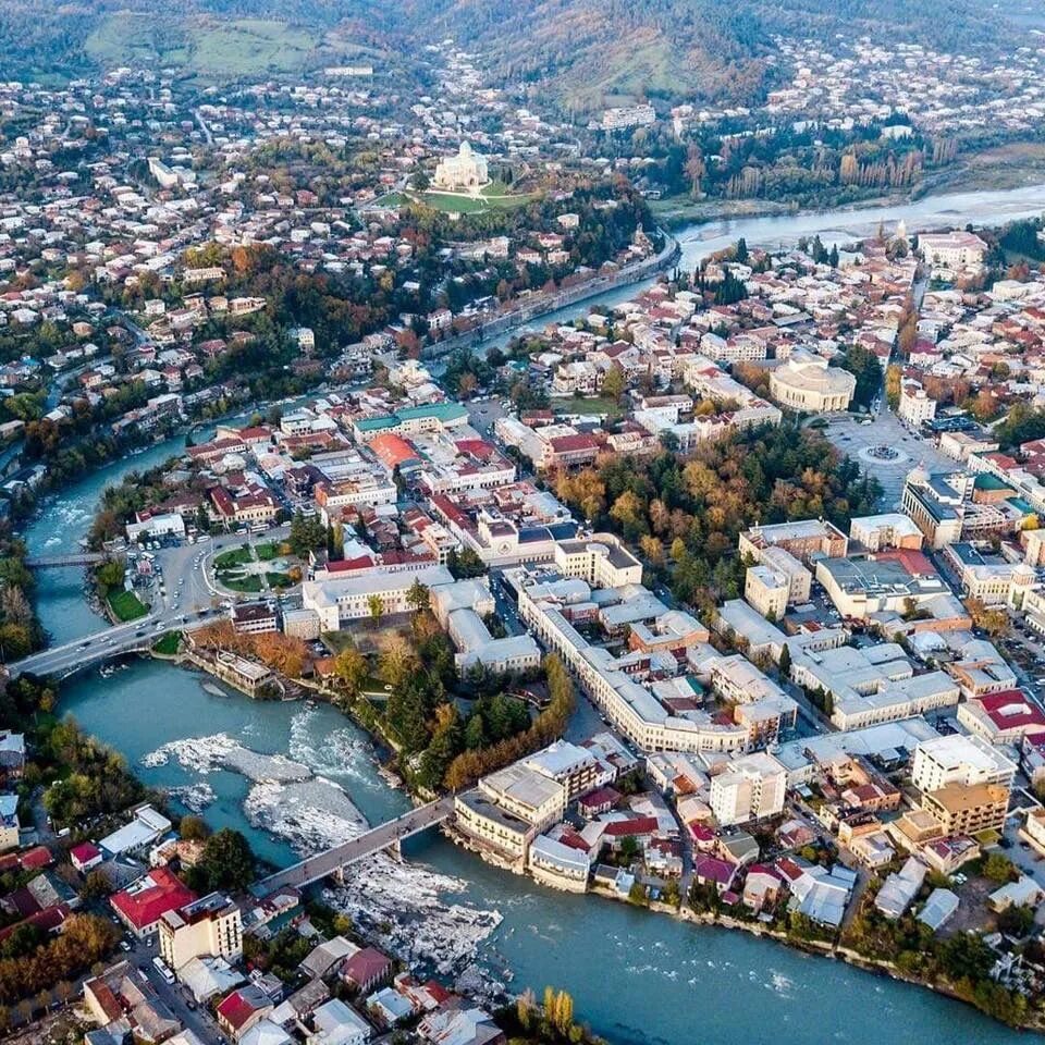 Кутаиси тбилиси кутаиси. Кутаиси город в грузии. Тбилиси кутаиси. Тбилиси кутаиси батуми. Рикотский автобан грузия.