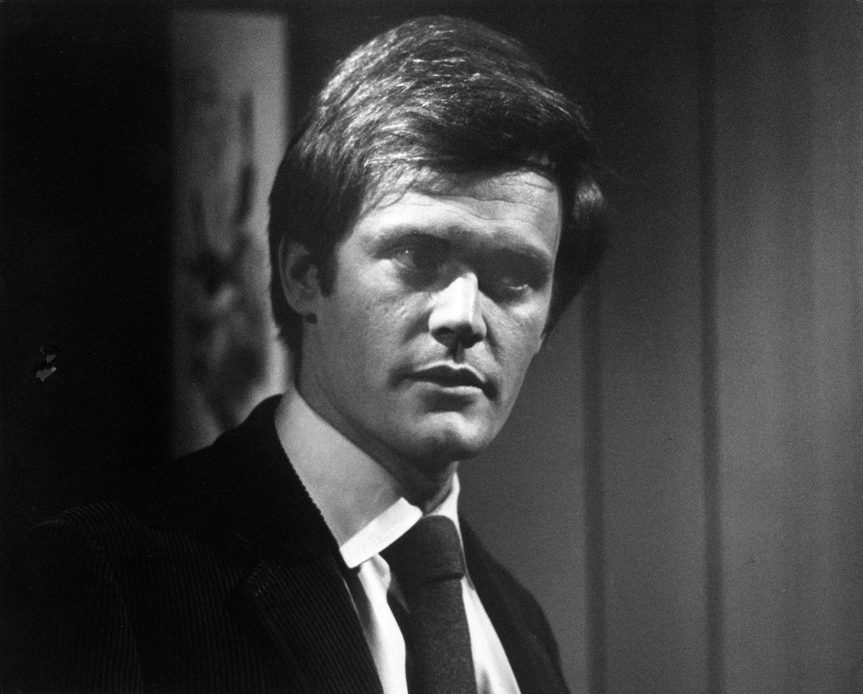 Роджер дэвис. Roger davis (television actor). Роджер дэвис. Профессия актер. Сумеречная зона.