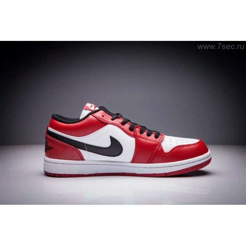 Air jordan 1 low оригинал. Nike Air Jordan 1 Low Red. Nike Air Jordan 1 Low Red Black White. Nike Air Jordan 1 White Black Red. Nike Air Jordan 1 Low Red White.