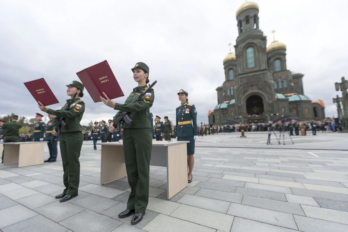 Курсанты военного университета Министерства обороны РФ. Военный университет Минобороны РФ курсанты. Московский военный университет Министерства обороны. Военная присяга ВУМО РФ. Военный университет обороны рф