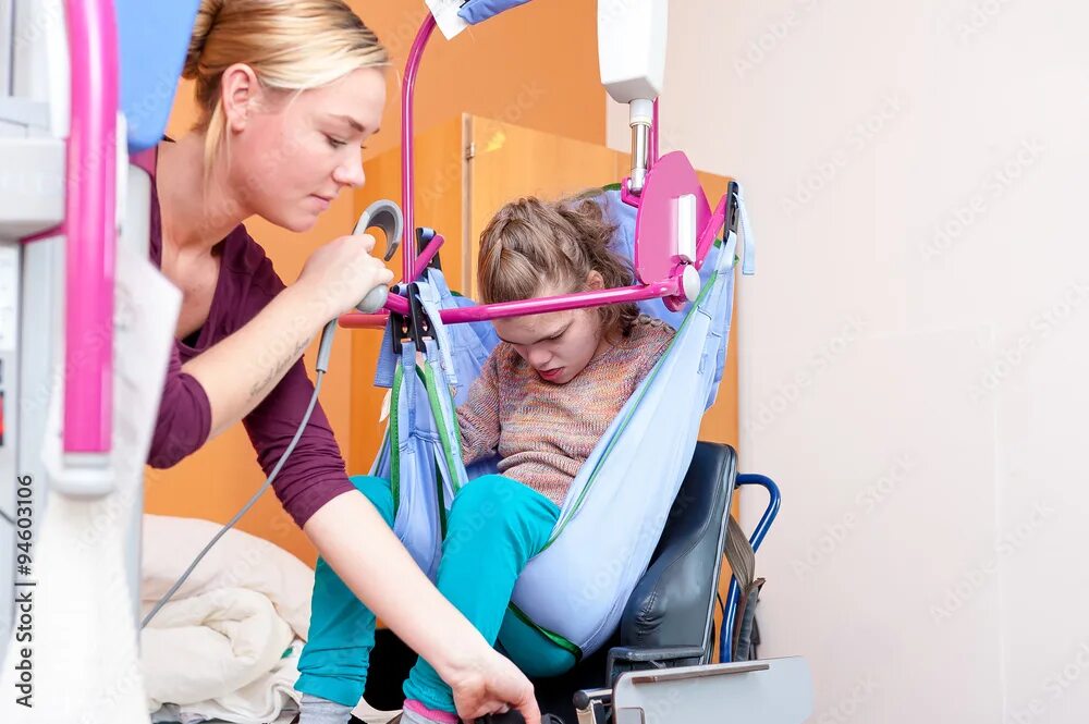 Ребенок инвалид работа в ночное время. Инвалидность стоковые фото. disabled children school.