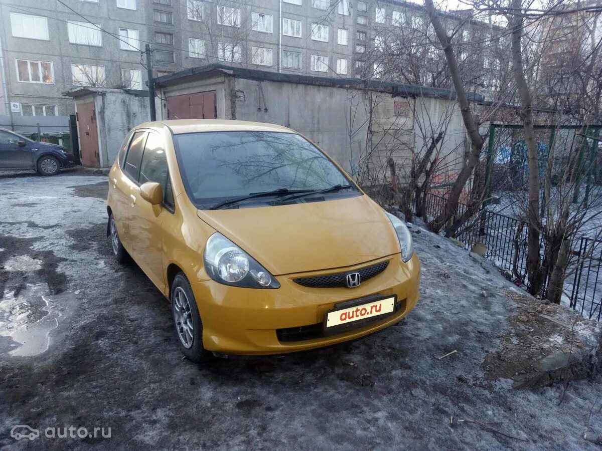 Купить хонда фит в новосибирском. Хонда фит желтая. Фит 2006 года.
