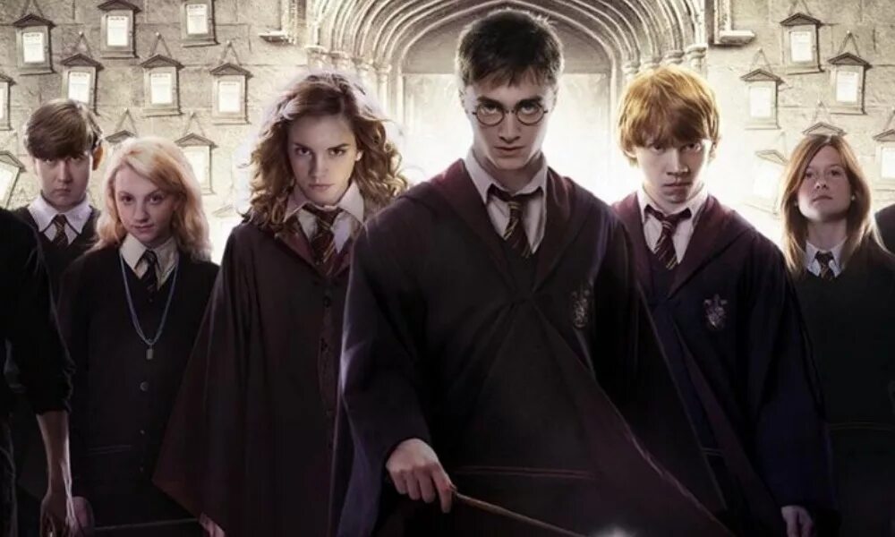 Гарри поттер и его команда. Друзья гп. Гарри рон гермиона золотое трио. Рон гермиона гарри из гарри поттера. Гарри поттер реюнион.