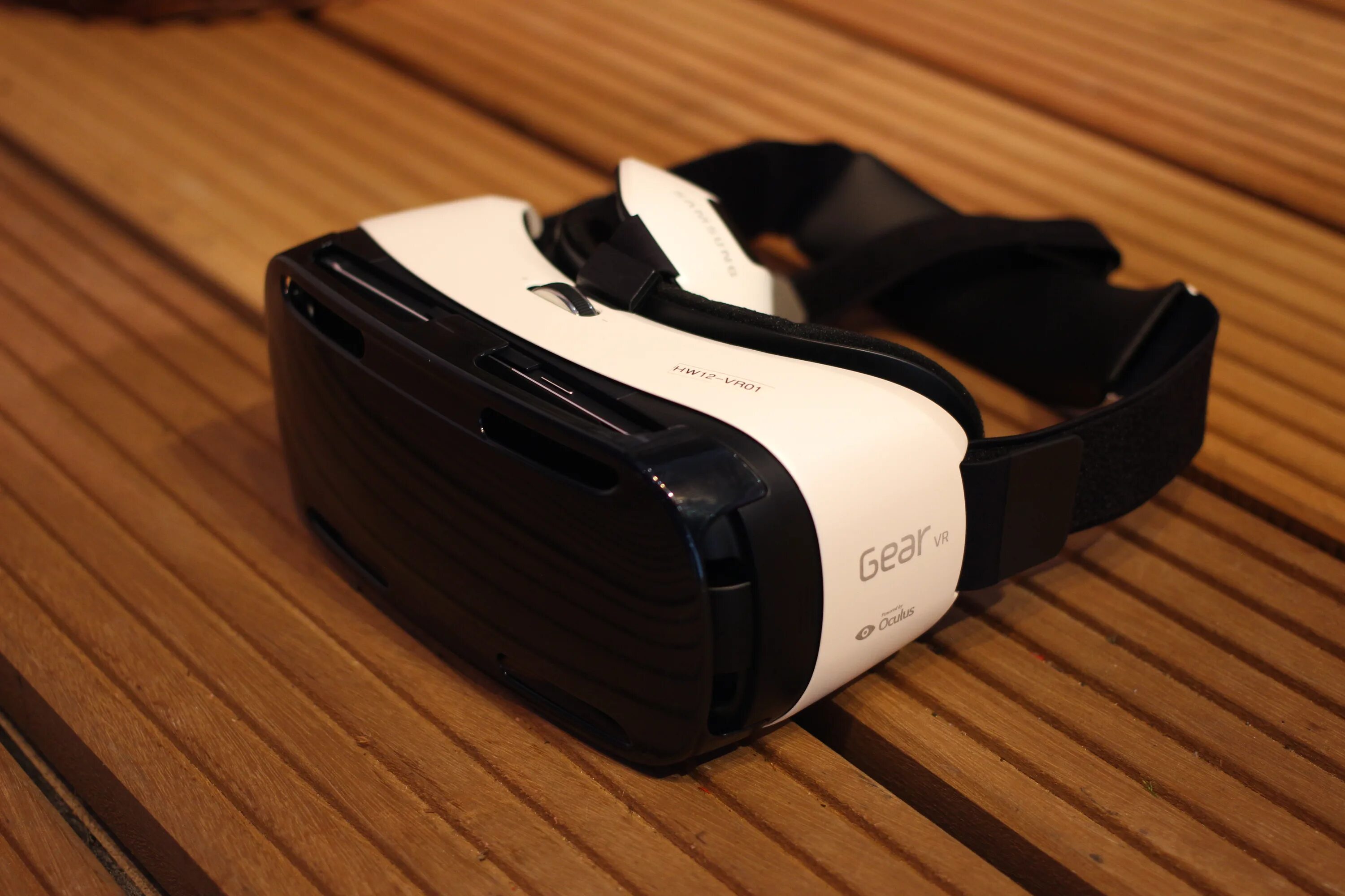 Очки виртуальной реальности samsung gear vr. Samsung gear vr. vr очки шлем виртуальной реальности samsung. виртуальные очки самсунг. samsung arvr 23.