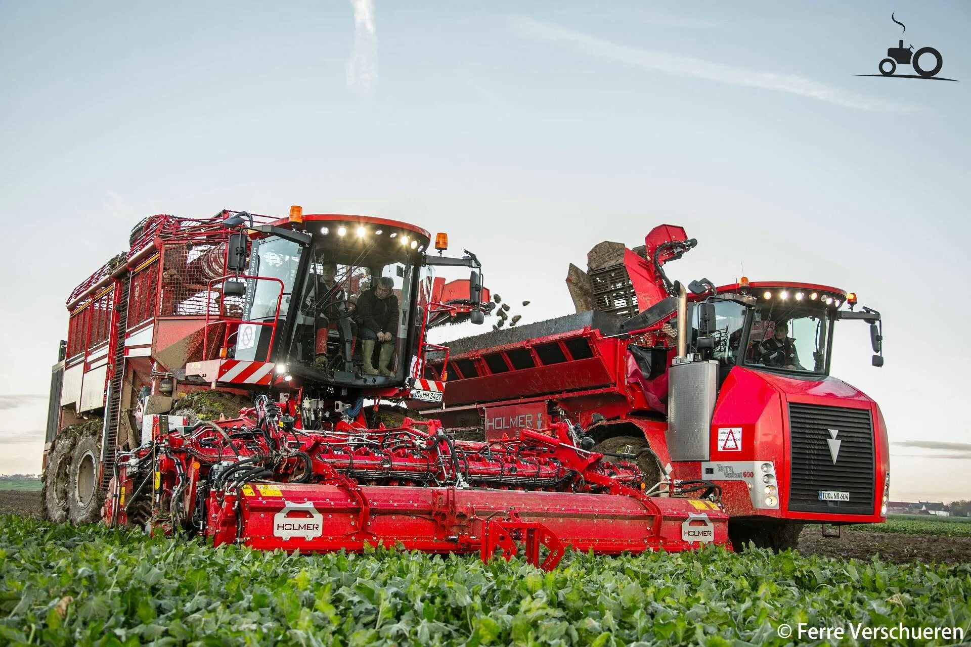 Г холмер какую страну представлял. Holmer terra dos t4. holmer t440. комбайн holmer terra dos t3. холмер т3 свеклоуборочный комбайн.